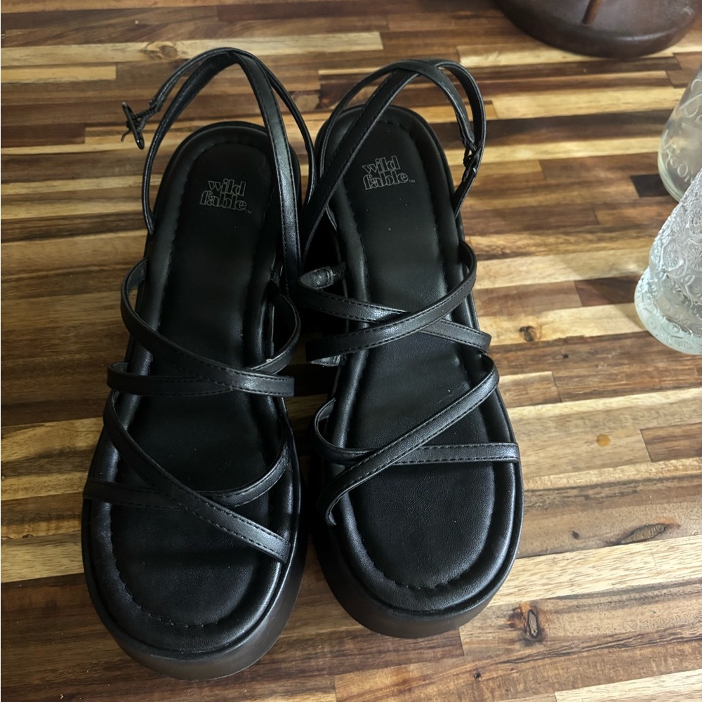 Wild Fable Black Platform Sandals - Picture 2 of 3